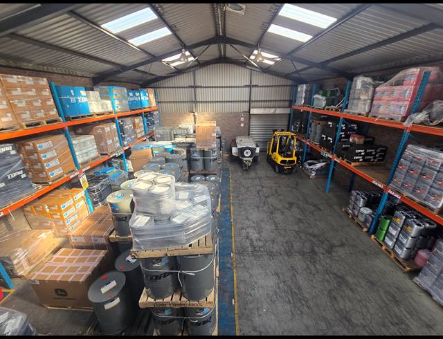 280M² WAREHOUSE TO LET IN ANDERBOLT